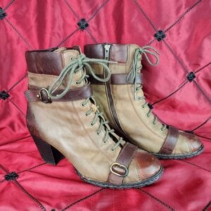 Born Carolina boot brown leather booties